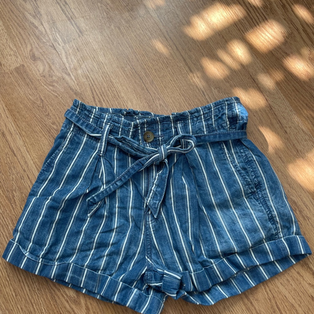 American Eagle tie shorts; size 0; worn once; great condition
